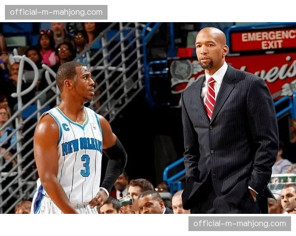 “老炮”克里斯-保罗:第19个赛季,仍在为季后赛席位拼杀 “老炮”克里斯-保罗:第19个赛季,仍在为季后赛席位拼杀